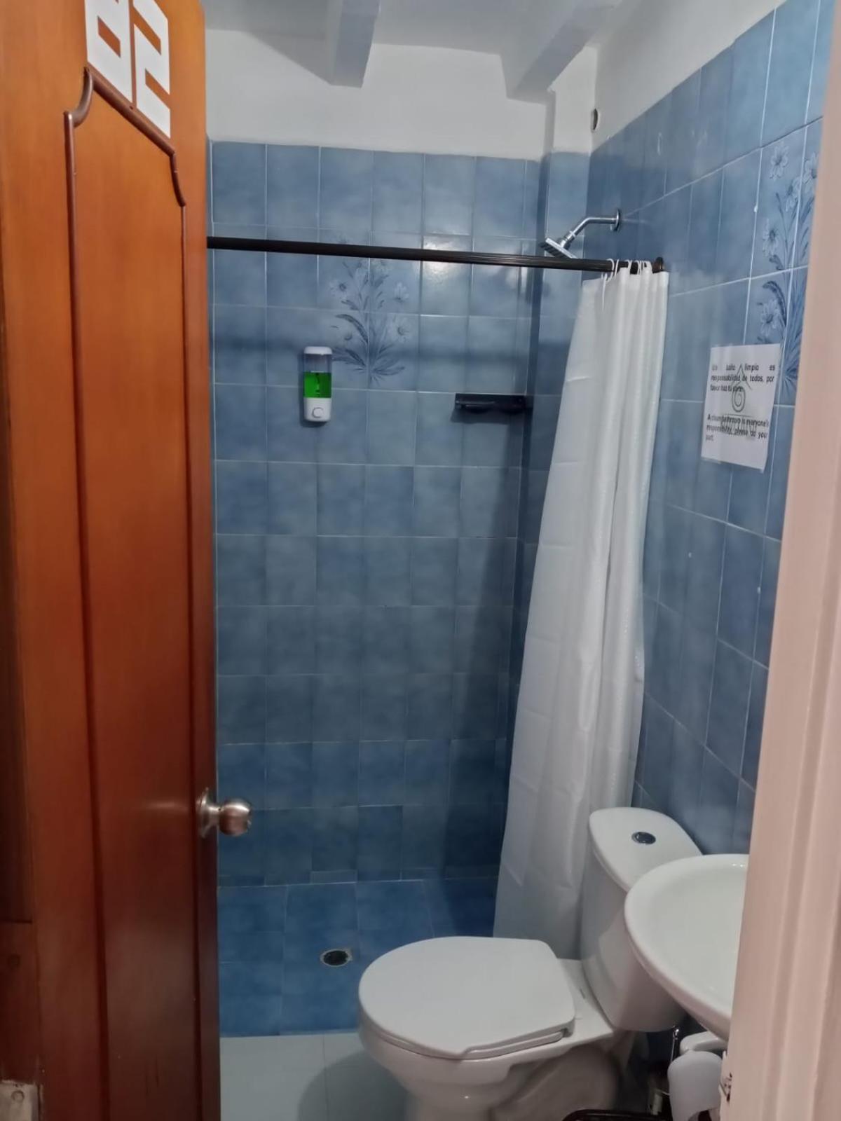 Road Living Home 麦德林 外观 照片